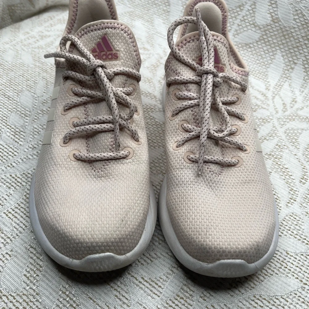 Adidas Girls Kids youth Cloudfoam sneaker size 4